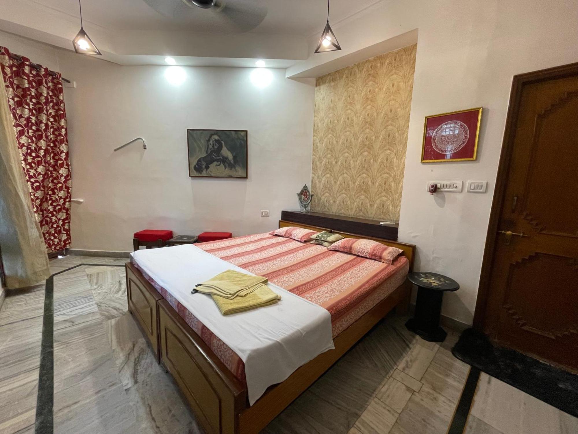 N.Homestay Agra  Buitenkant foto